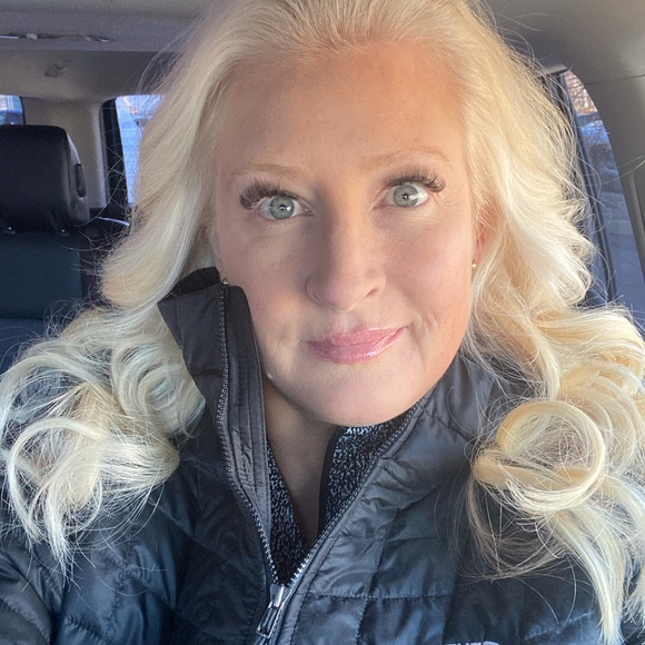 Meet your Posher, Rebecca - Picture 1 of 1